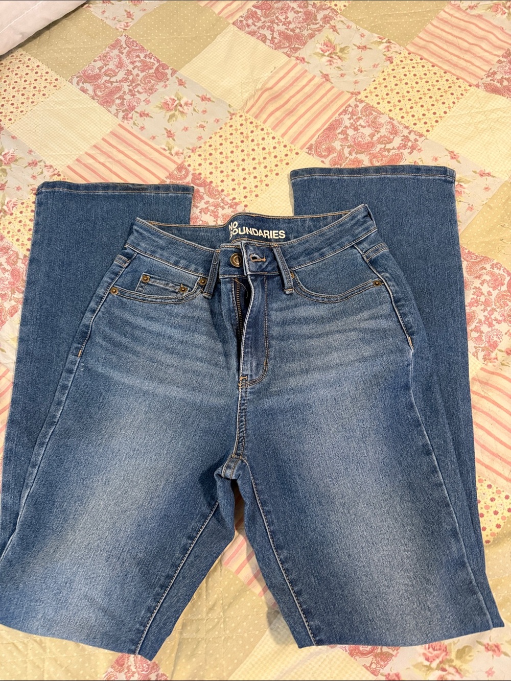 No Boundaries Women's Classic Blue Straight Leg Jeans